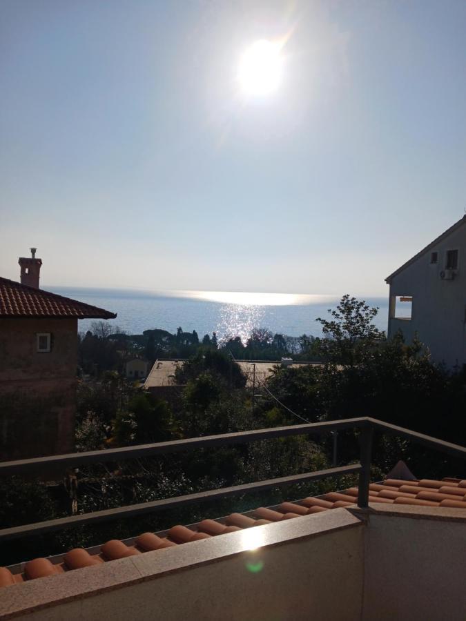 Apartment Lady Daniela Mit Meerblick In 로브란 외부 사진