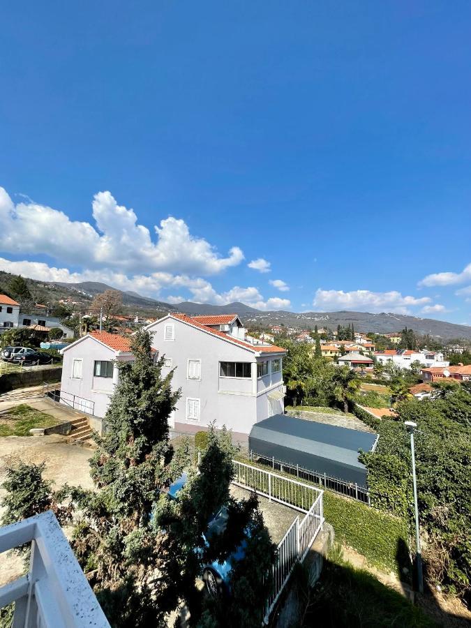 Apartment Lady Daniela Mit Meerblick In 로브란 외부 사진