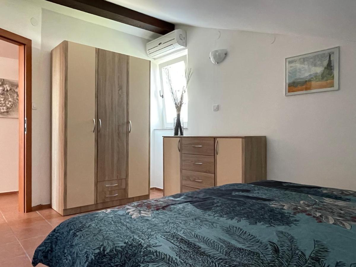 Apartment Lady Daniela Mit Meerblick In 로브란 외부 사진